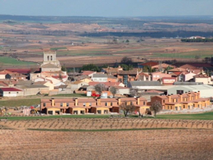 La Junta financia con 28.000 euros un nuevo parque infantil en Pedrosa de Duero