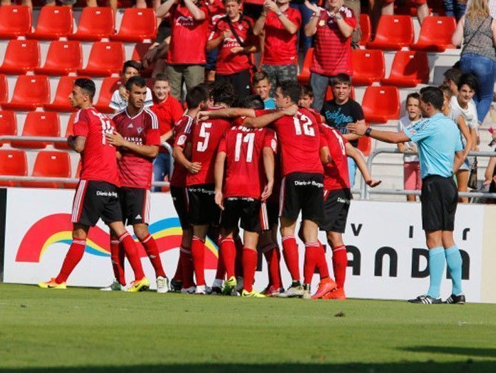 3-2. El Mirandés reacciona a tiempo ante un Cádiz con diez