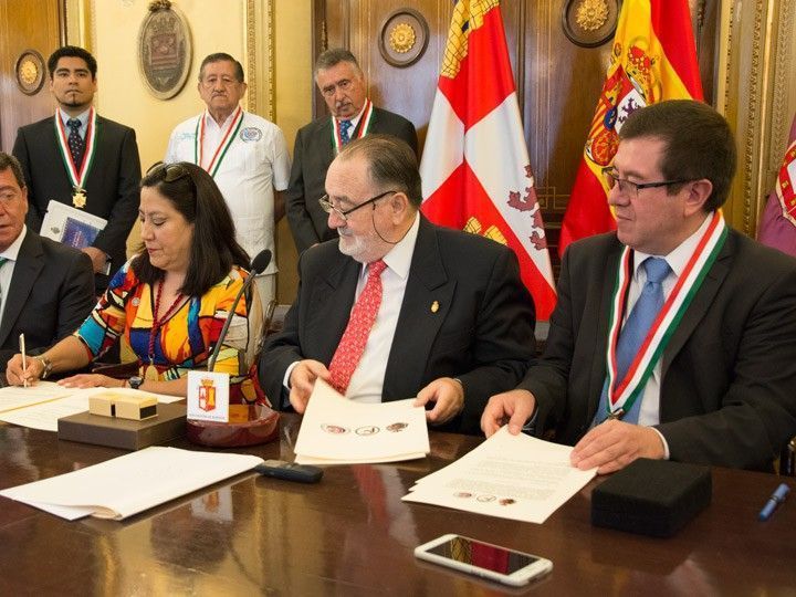 Los cronistas oficiales de España y México estrechan lazos en Burgos