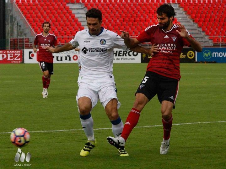 A por la primera victoria de la temporada ante el Cádiz