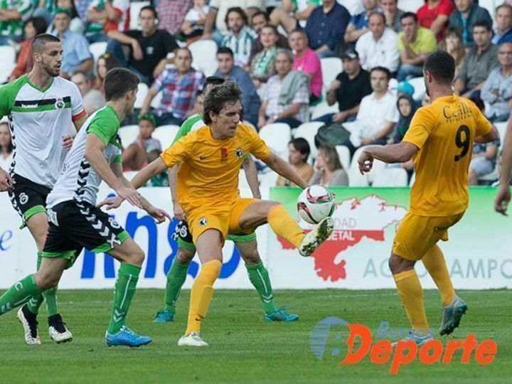 2-0. El Burgos mejora su imagen pero sigue sin ganar