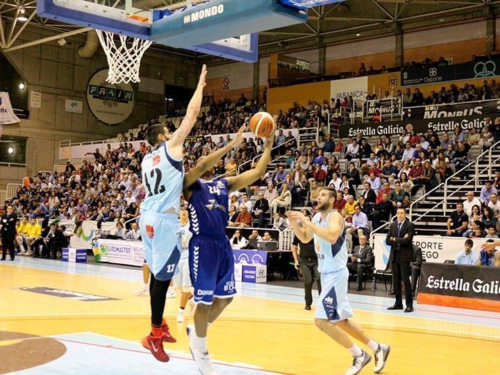 87-76. Cafés Candelas exhibe su músculo ante el San Pablo