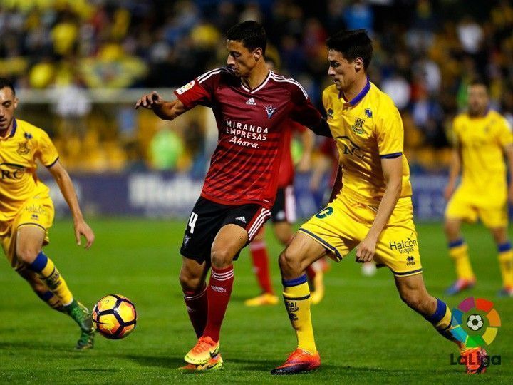 1-0. El Mirandés cae en la trampa del Alcorcón