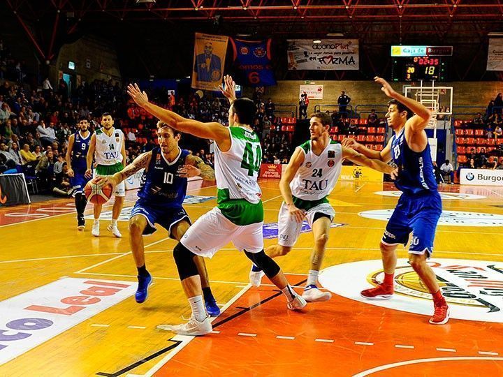 105-81. El San Pablo pasa por encima de TAU Castelló