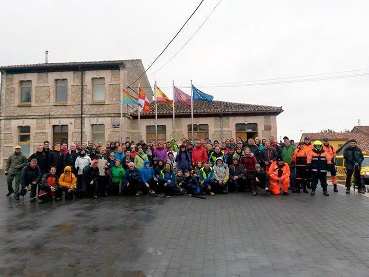 Atapuerca recibe la visita de 400 andarines ‘pasados por agua’