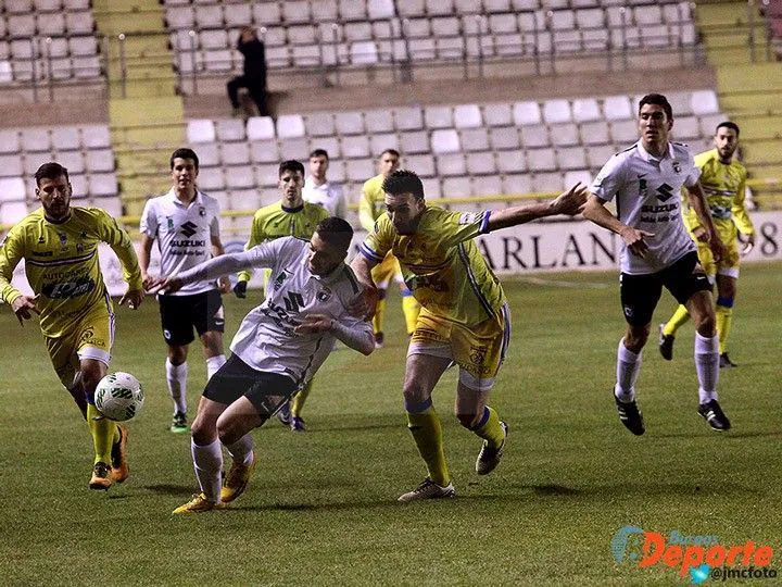 2-1. El Burgos golpea primero en la Copa Federación
