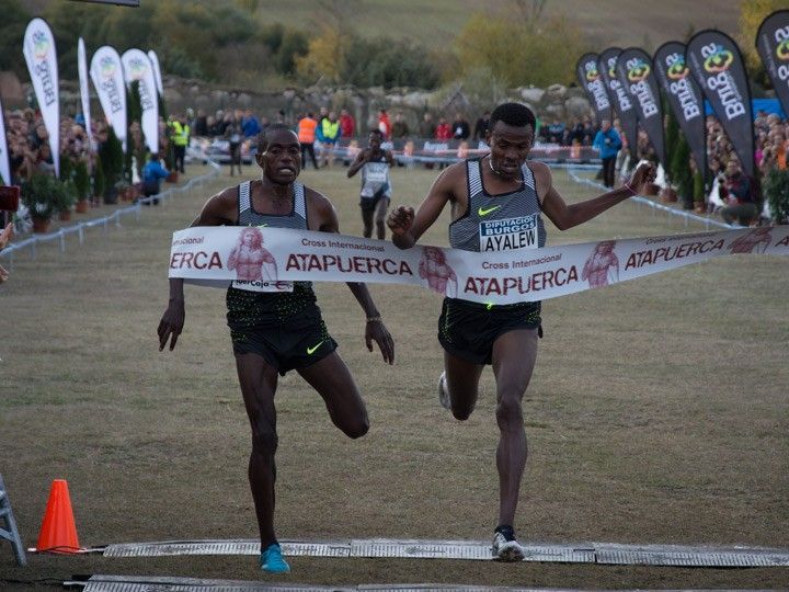 Ayalew y Teferi destronan a Merga y Oljira