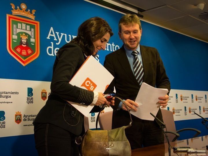 Lacalle critica que Ciudadanos quiera “entregar” el Ayuntamiento a “extremistas radicales”