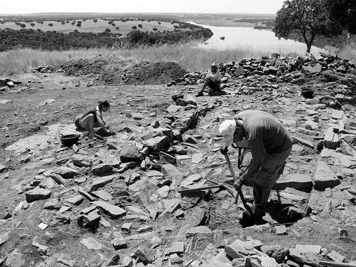 El proyecto arqueológico ‘El Castillón’ se muestra en el MEH