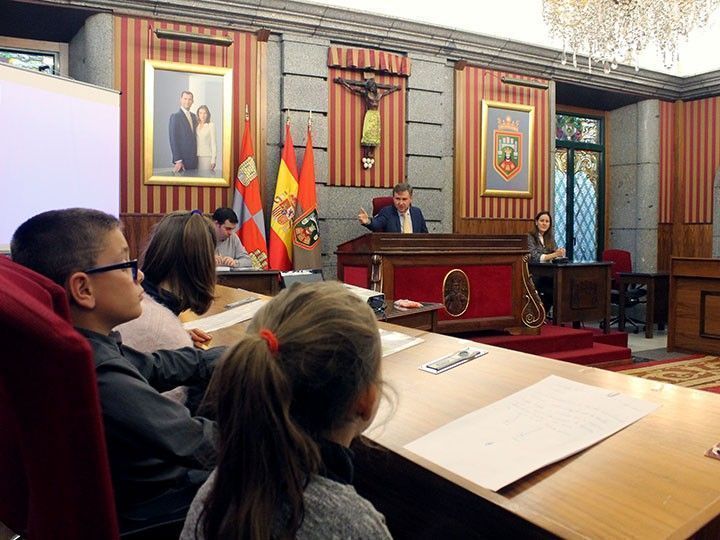 El Partido de la Infancia Unida toma el Pleno por un día