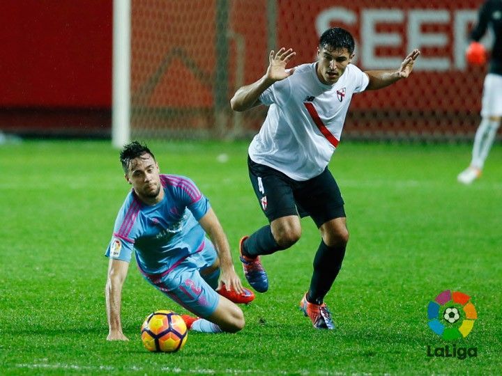 1-0. El Mirandés cae en Sevilla y toca fondo