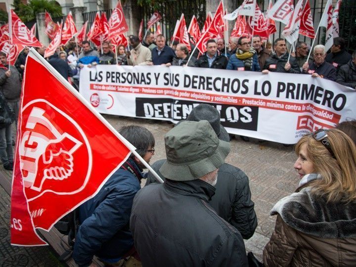 CCOO y UGT exigen al Gobierno un cambio de rumbo en las políticas económicas