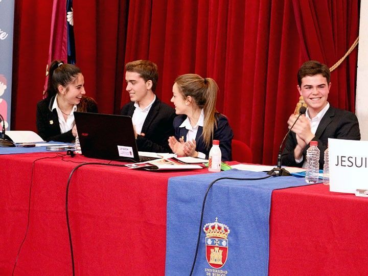 Jesuitas tiene argumentos para ganar la II Liga de Debate Preuniversitaria