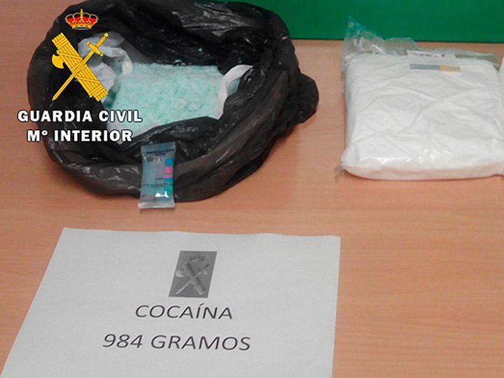 Sorprendido con1 kilo de cocaína y otros 6 de speed en el acceso a la AP-1