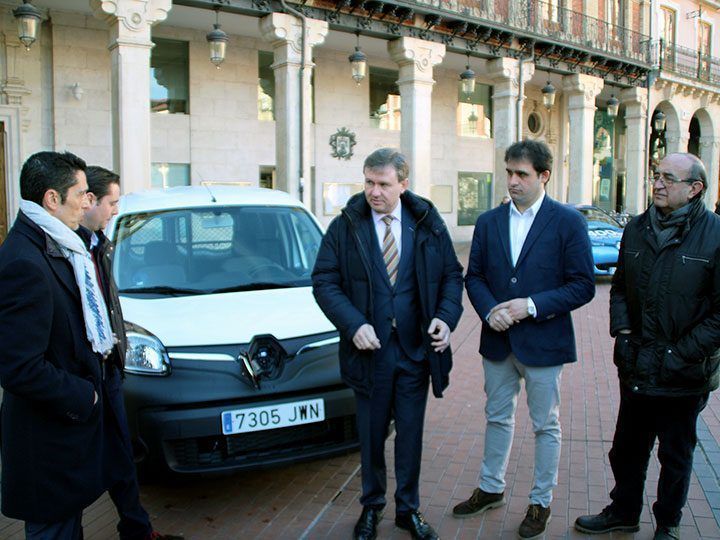 El Ayuntamiento apuesta por el vehículo eléctrico y bonificará su uso