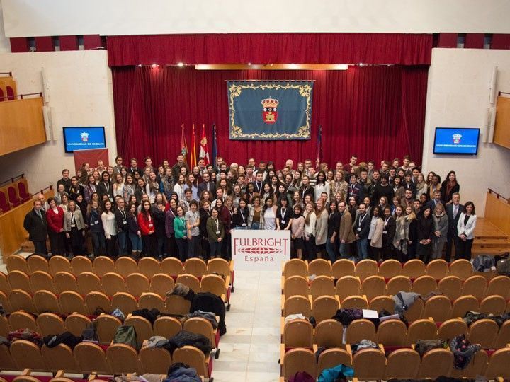 131 estudiantes becados por el programa Fullbright se reúnen en Burgos