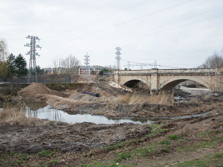 Comienzan los trabajos de soterramiento de redes para el puente de Las Rebolledas