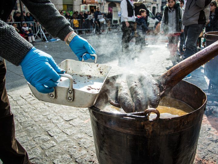 Del cerdo se aprovechan hasta los andares