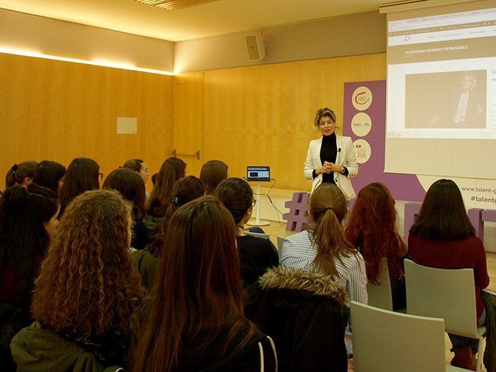 Ciencia y tecnología carecen de modelos femeninos que “inspiren” a las jóvenes