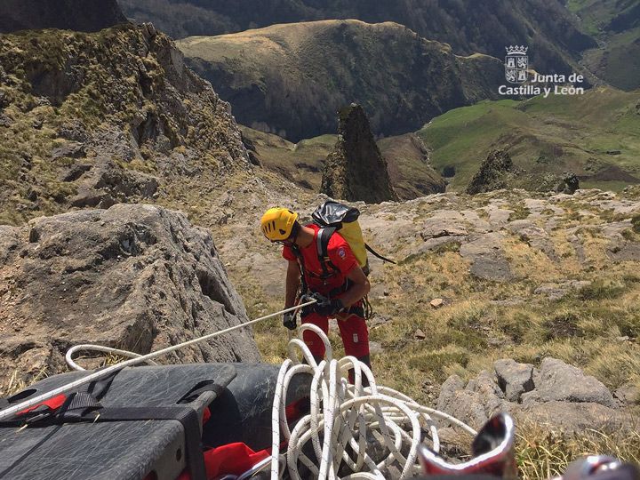 Fallecido un montañero tras despeñarse en la vertiente cántabra de Castro Valnera