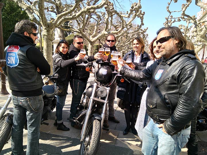 Los moteros-embajadores llegan a Burgos con la campaña ‘En la carretera, cerveza SIN’