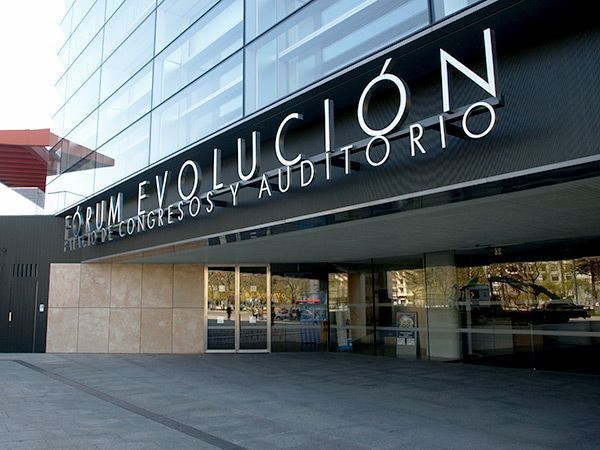 El Consistorio rectifica a Gómez y recuerda que está en la directiva del Convention Bureau