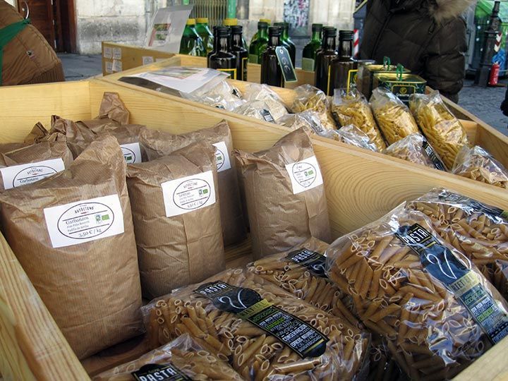 El Mercado Autóctono se queda sin 1.718 euros de subvención por incumplir el convenio