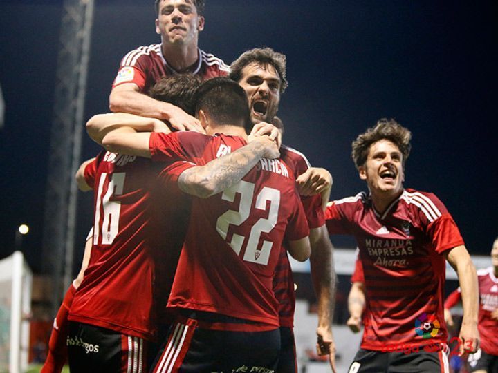 2-0. El Mirandés se agarra a un clavo ardiendo