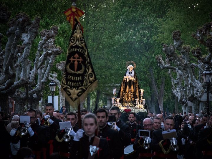 Saetas y versos para una madre que se quedó sin su hijo