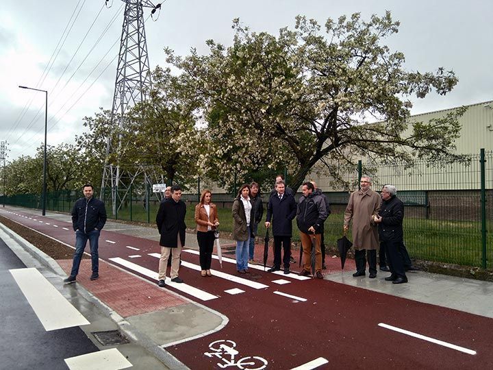 Alcalde Martín Cobos estrena remodelación entre calle Vitoria y viaducto de ADIF