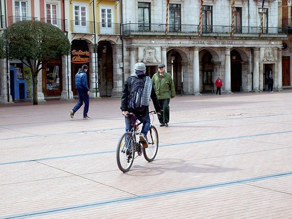 Marañón reclama que Policía Local garantice la seguridad del peatón frente al ciclista