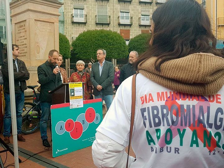 Fibromialgia tiende la mano al dolor crónico para visibilizar su carácter invalidante