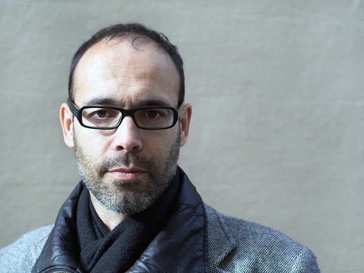 Gabi Martínez presenta su última novela, ‘Las defensas’,  en el MEH