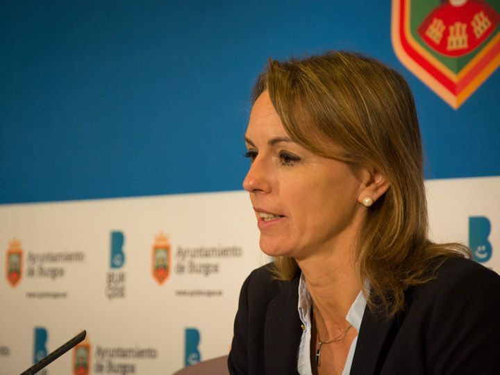 El PSOE “estudiará” la reprobación de la concejal de Deportes, Lorena de la Fuente