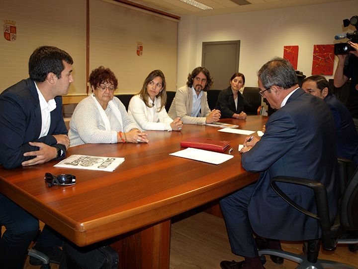 Sanidad plantea reforzar el Centro de Especialidades de Villarcayo con médicos del HUBU