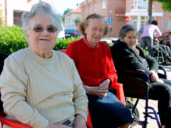 El Ayuntamiento estudiará la situación vital que soportan las personas mayores