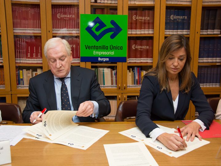 Ayuntamiento y Cámara de Comercio prorrogan su colaboración para la Ventanilla Única