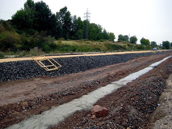 Cortes al tráfico en la carretera Valladolid por el derribo del puente de Bakimet