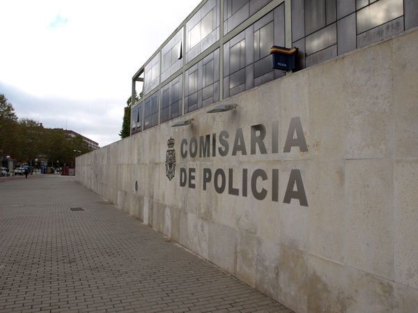 Dos detenidos por hurto y receptación de un palé de botellas de vino