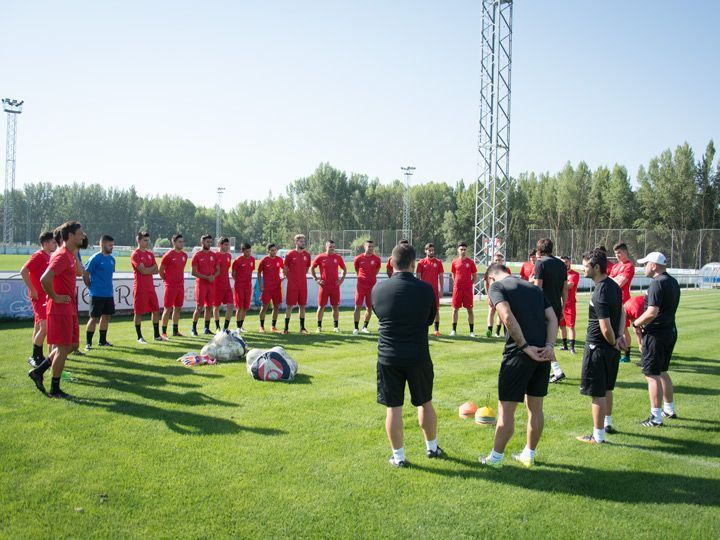 El nuevo Burgos CF mide sus capacidades ante el Caudal