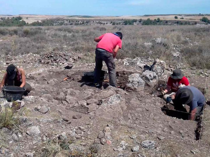 La UBU participa en una nueva campaña de excavaciones en el Pico de la Mora