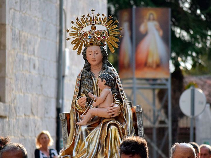 La ciudad renueva su devoción a Santa María La Mayor