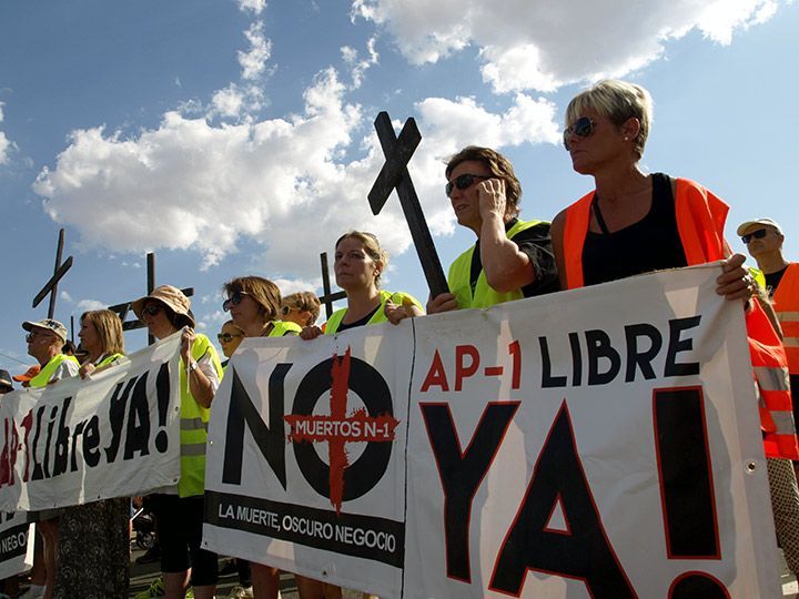 La Plataforma de la N-I considera a Fomento responsable “por inacción” del accidente