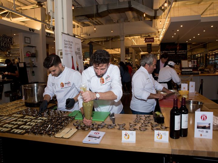 Cerca de un millar de personas descubren la gastronomía burgalesa en Washington