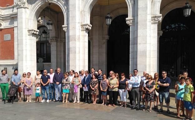 Valladolid condena el crimen de una niña de 4 años con una concentración silenciosa