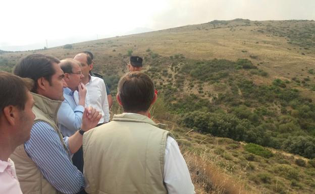 El fuego calcina 5.000 hectáreas en León y obliga a nuevos desalojos