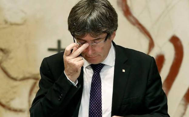 Puigdemont: «Una empresa no puede retener a sus clientes a la fuerza ni contra su voluntad»