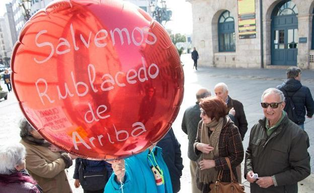 Los vecinos exigen declarar nula la moción de censura de Rublacedo de Arriba