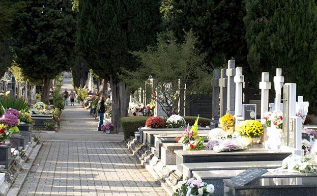 El Cementerio ha realizado 1.185 inhumaciones en el último año, en la media de la década
