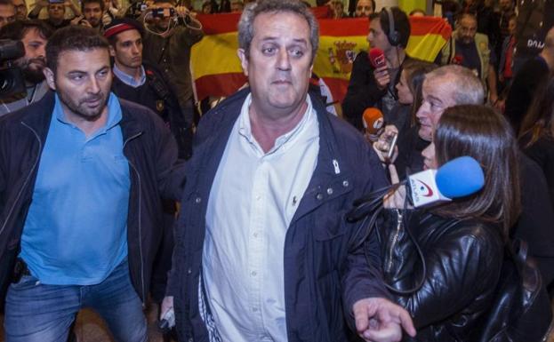 Los exconsejeros Forn y Bassa llegan a Barcelona tras acompañar a Puigdemont a Bruselas